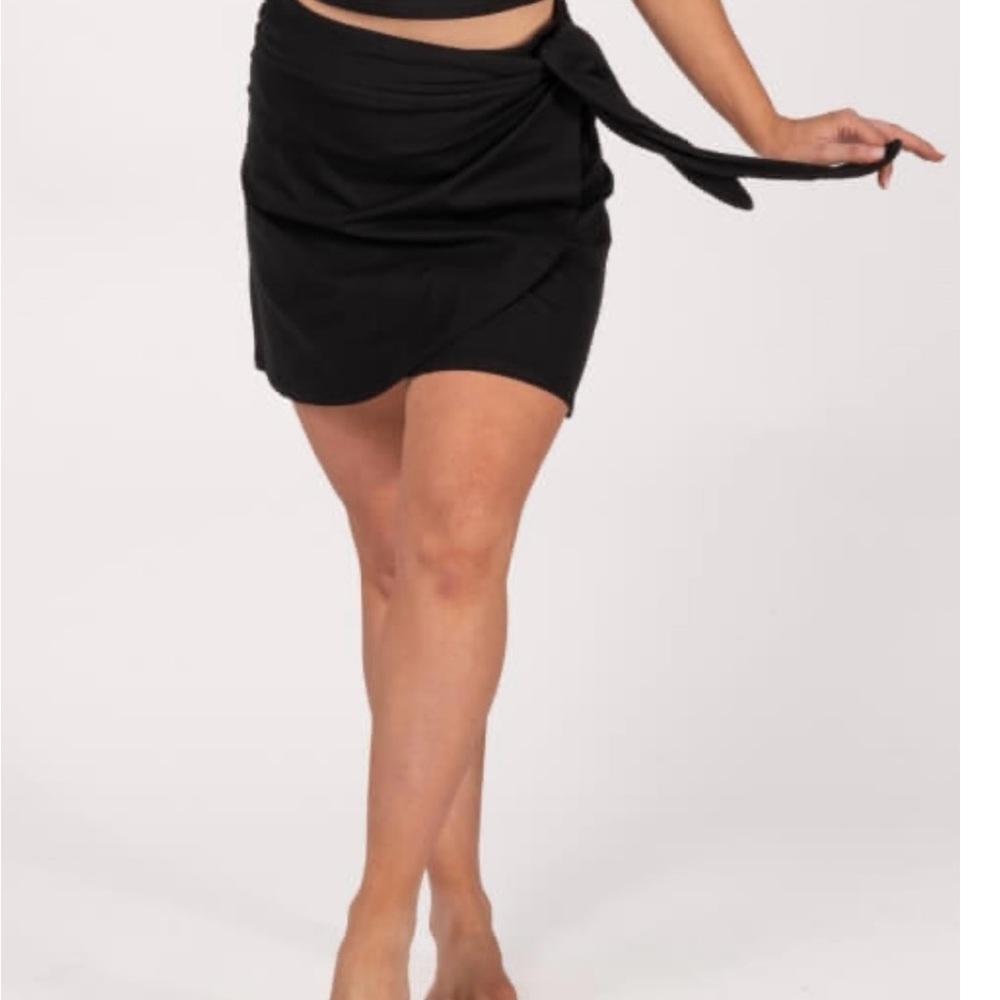Mini wrap skirt, nwt